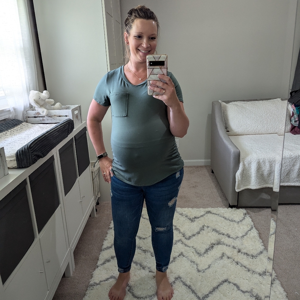 Distressed maternity jeans M